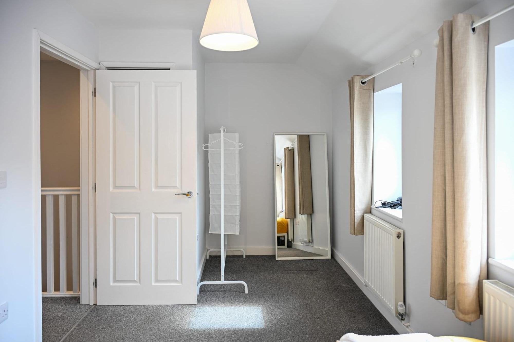 Dings House With Free Parking In Super Central South West City Location By Staystaycations Bristol Exterior photo