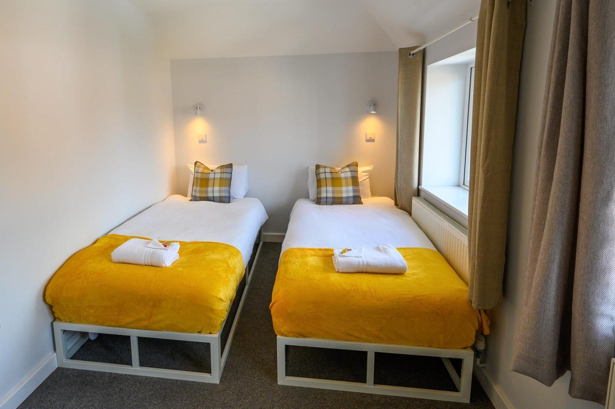 Dings House With Free Parking In Super Central South West City Location By Staystaycations Bristol Exterior photo